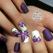 طراحی ناخن آرایشگاه هنر