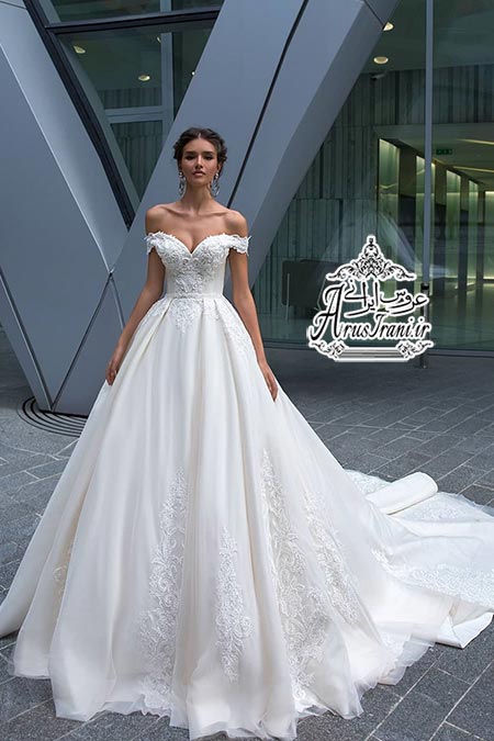 گالری لباس عروس پرنسسی یقه دلبری 2019